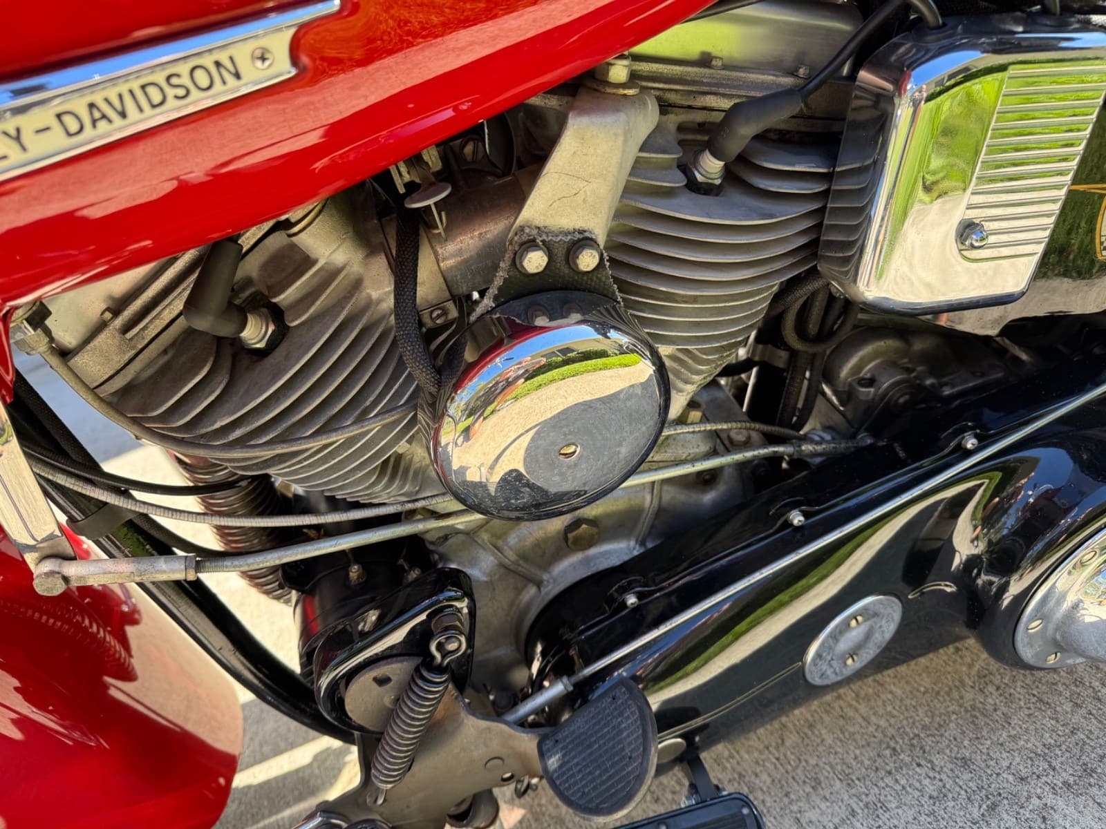 1962 Harley-Davidson FLH Duo-Glide 1200, view