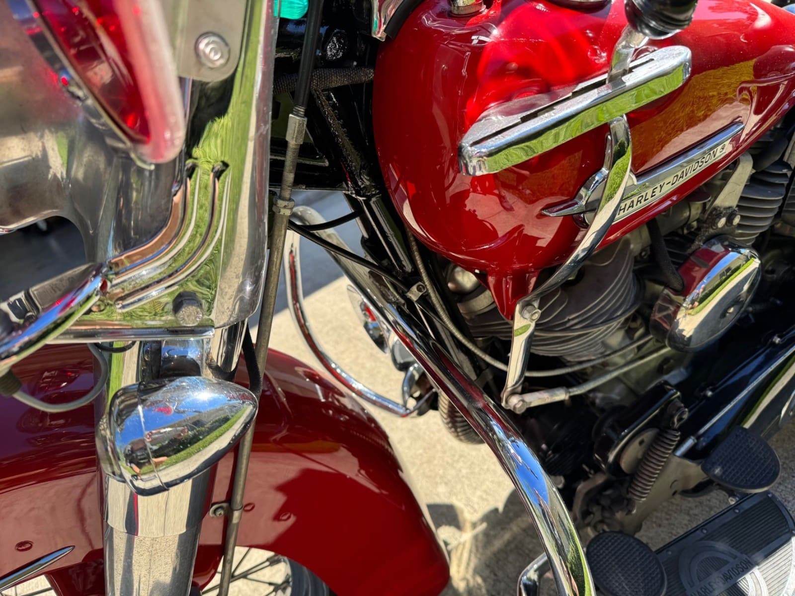 1962 Harley-Davidson FLH Duo-Glide 1200, view