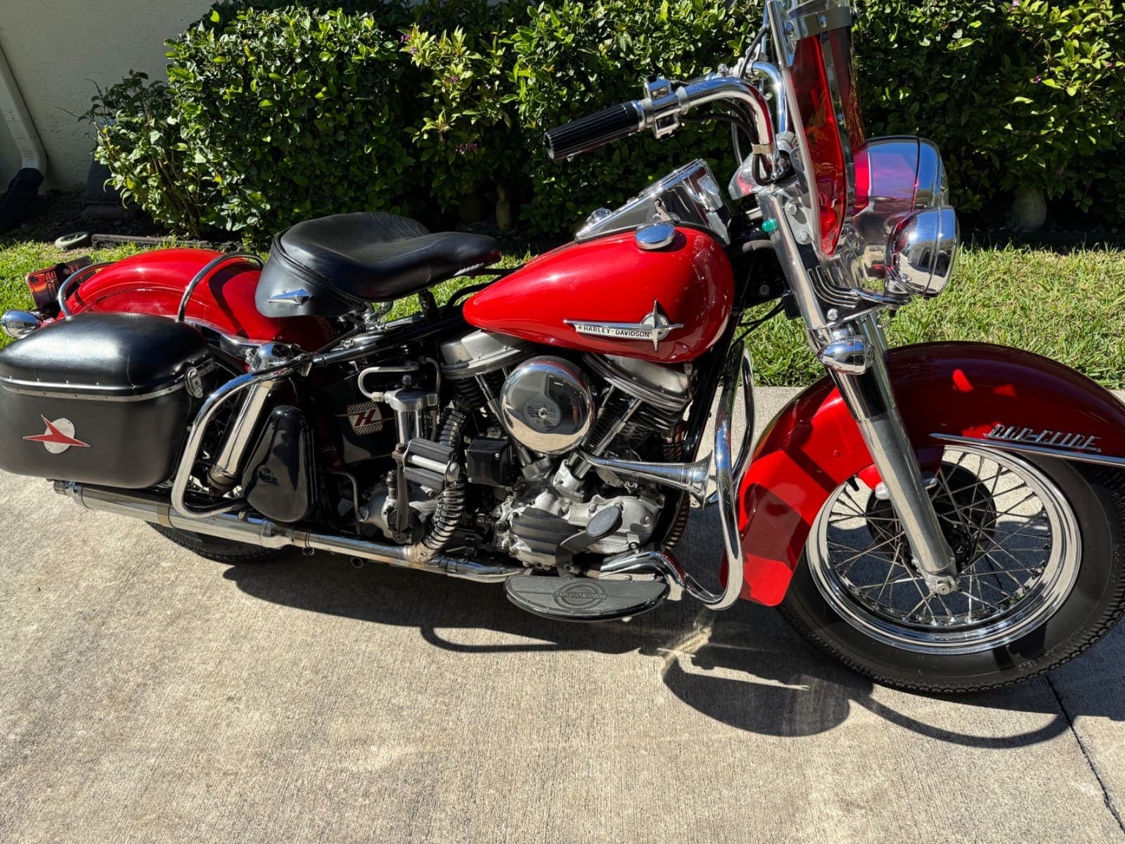 1962 Harley-Davidson FLH Duo-Glide 1200, view