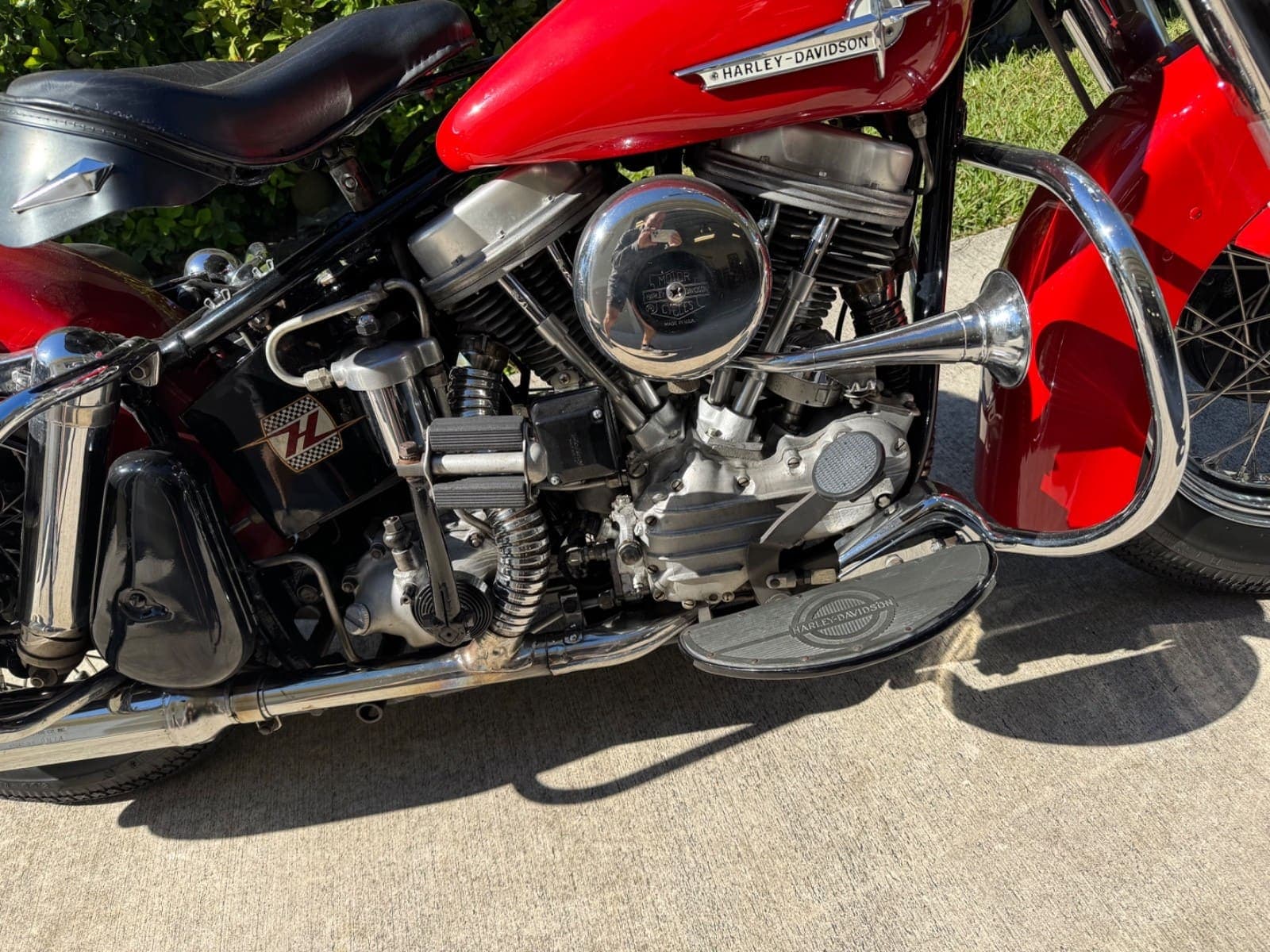 1962 Harley-Davidson FLH Duo-Glide 1200, view