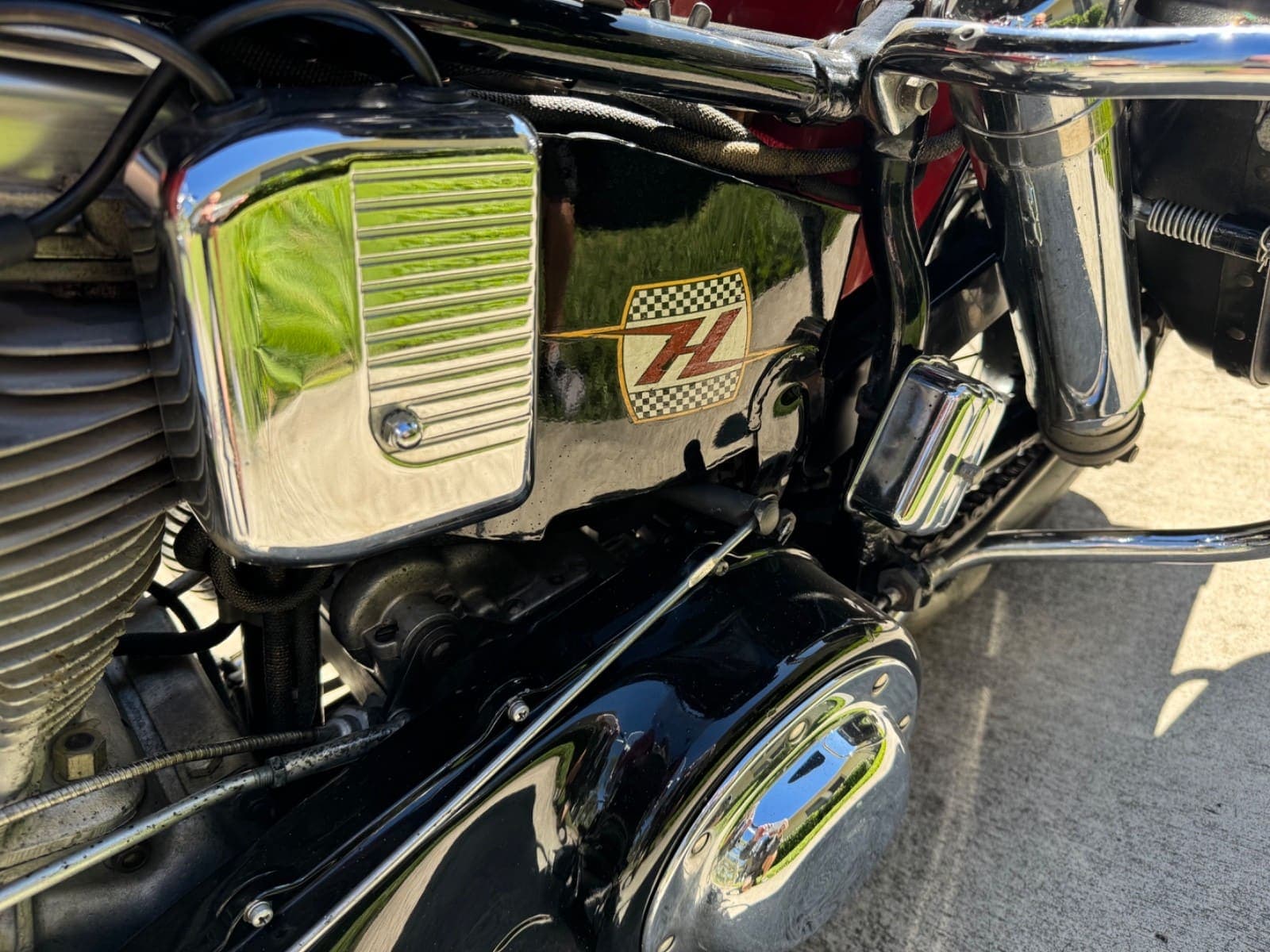 1962 Harley-Davidson FLH Duo-Glide 1200, view
