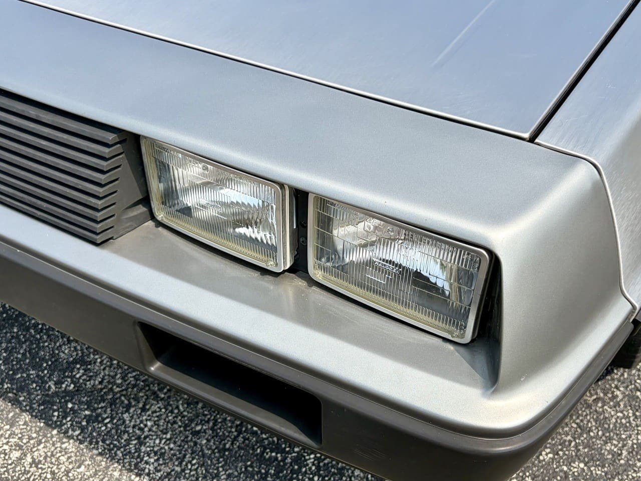 1981 DeLorean DMC-12, view