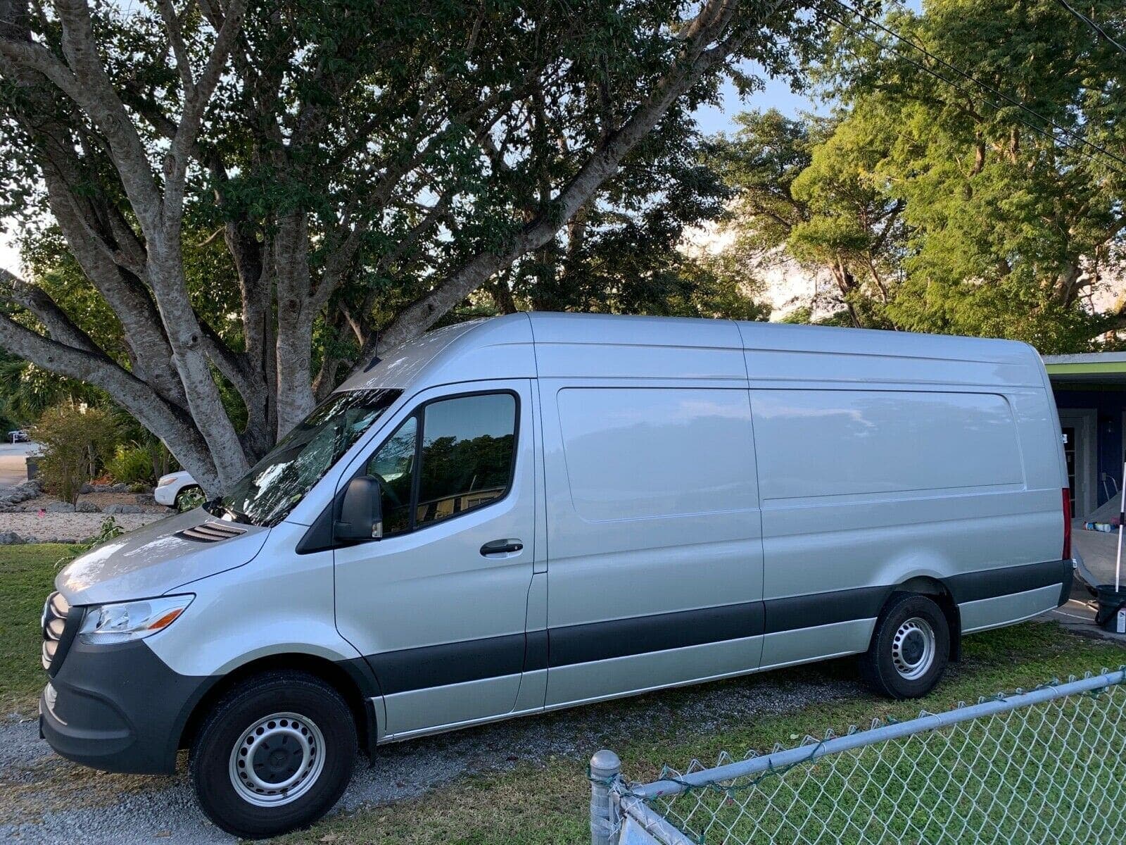 2019 Mercedes-Benz Sprinter 3500 Van exterior