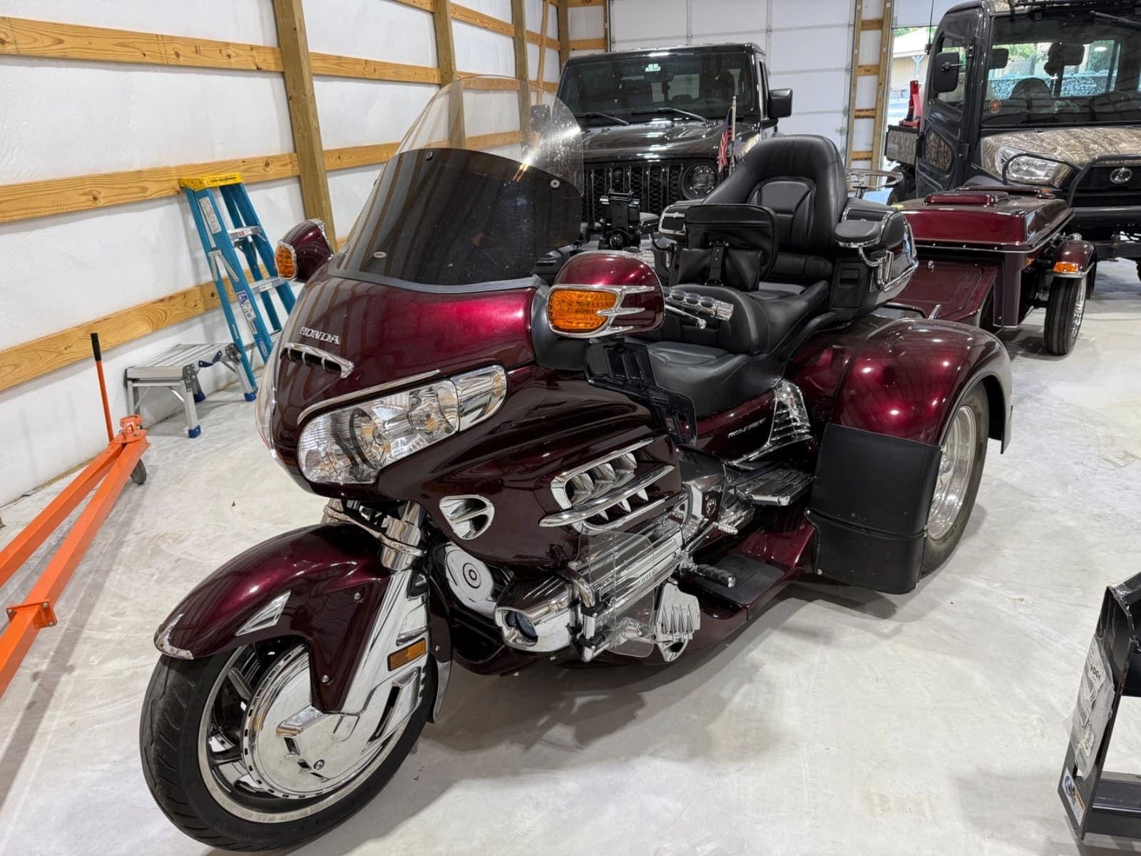 2008 Goldwing Trike w/trailer exterior