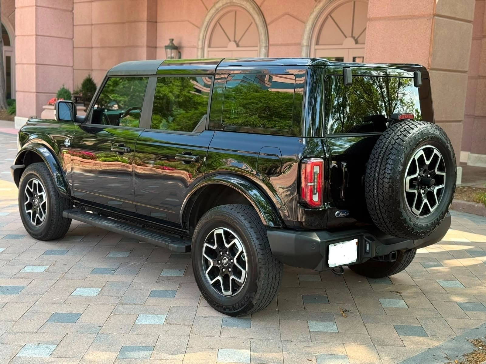 2024 Ford Bronco Outer Banks, view