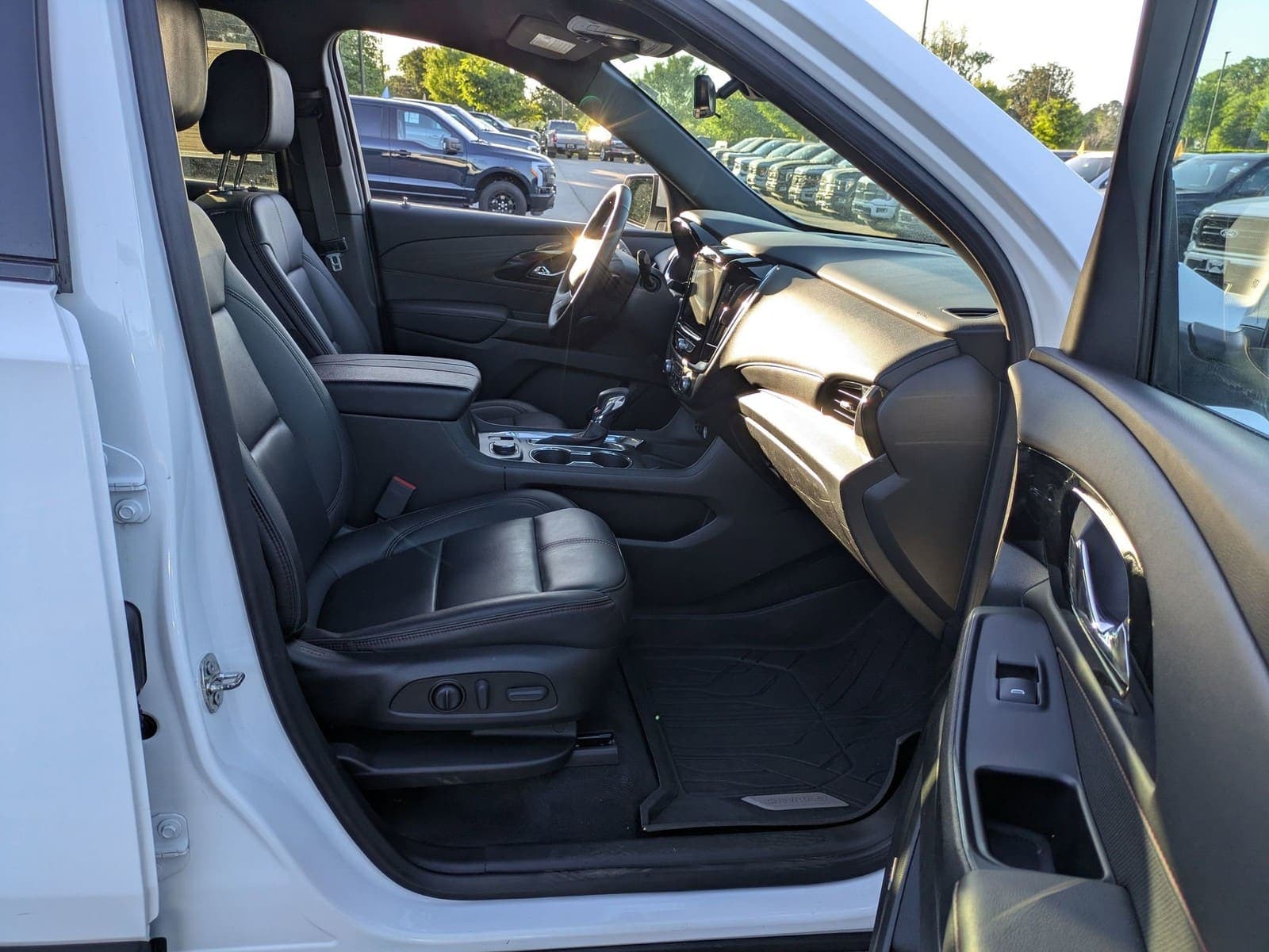 2023 Chevrolet Traverse RS, view