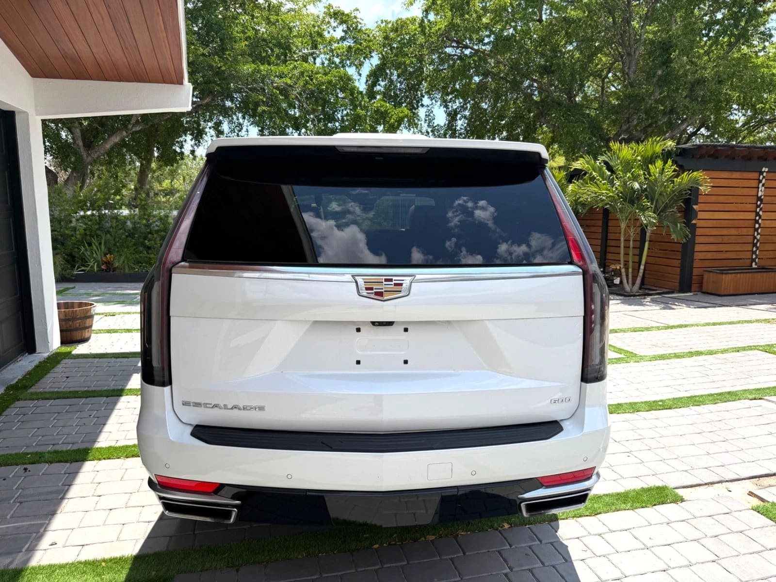 2023 Cadillac Escalade Premium Luxury, view