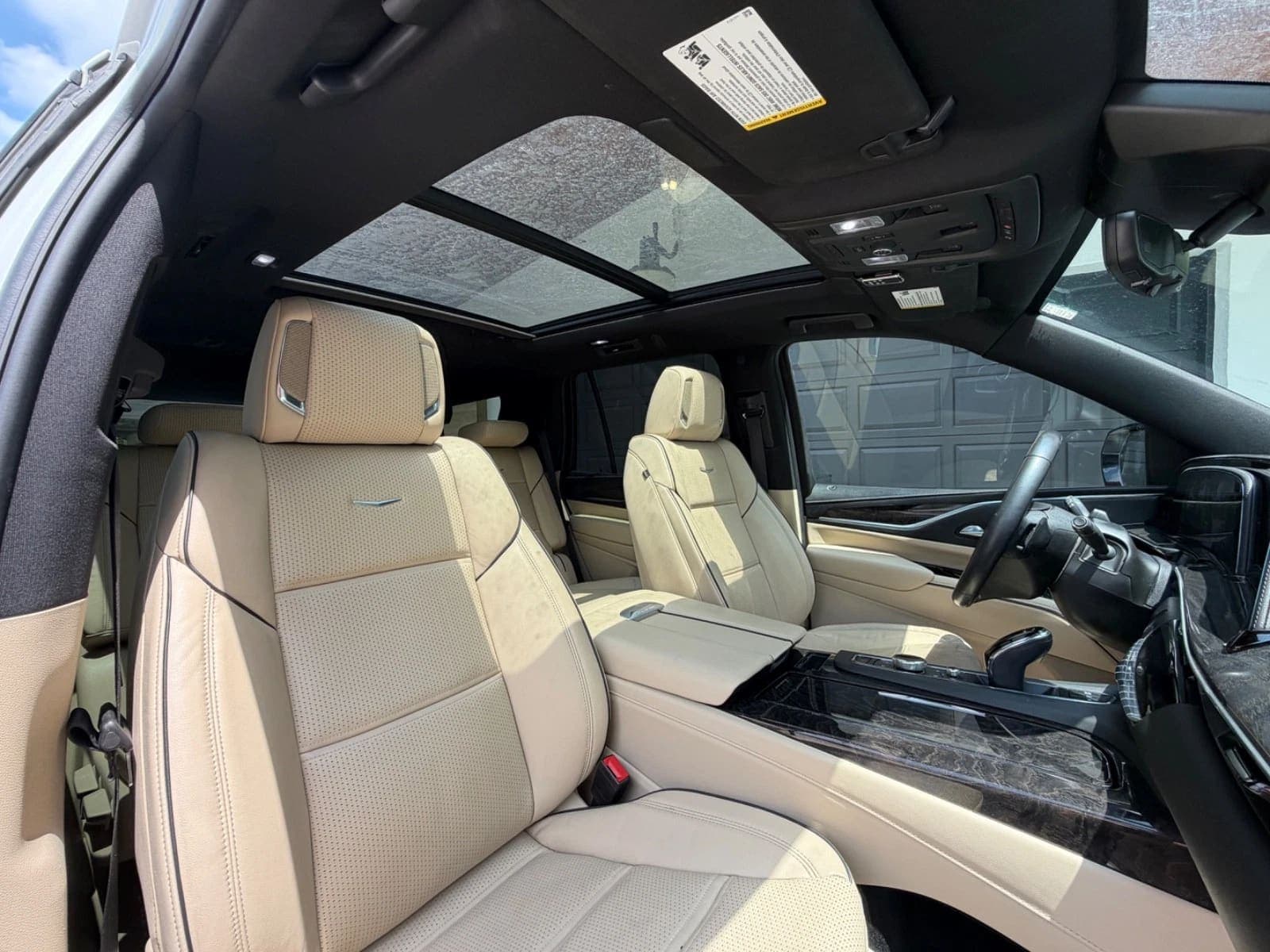 2023 Cadillac Escalade Premium Luxury, view