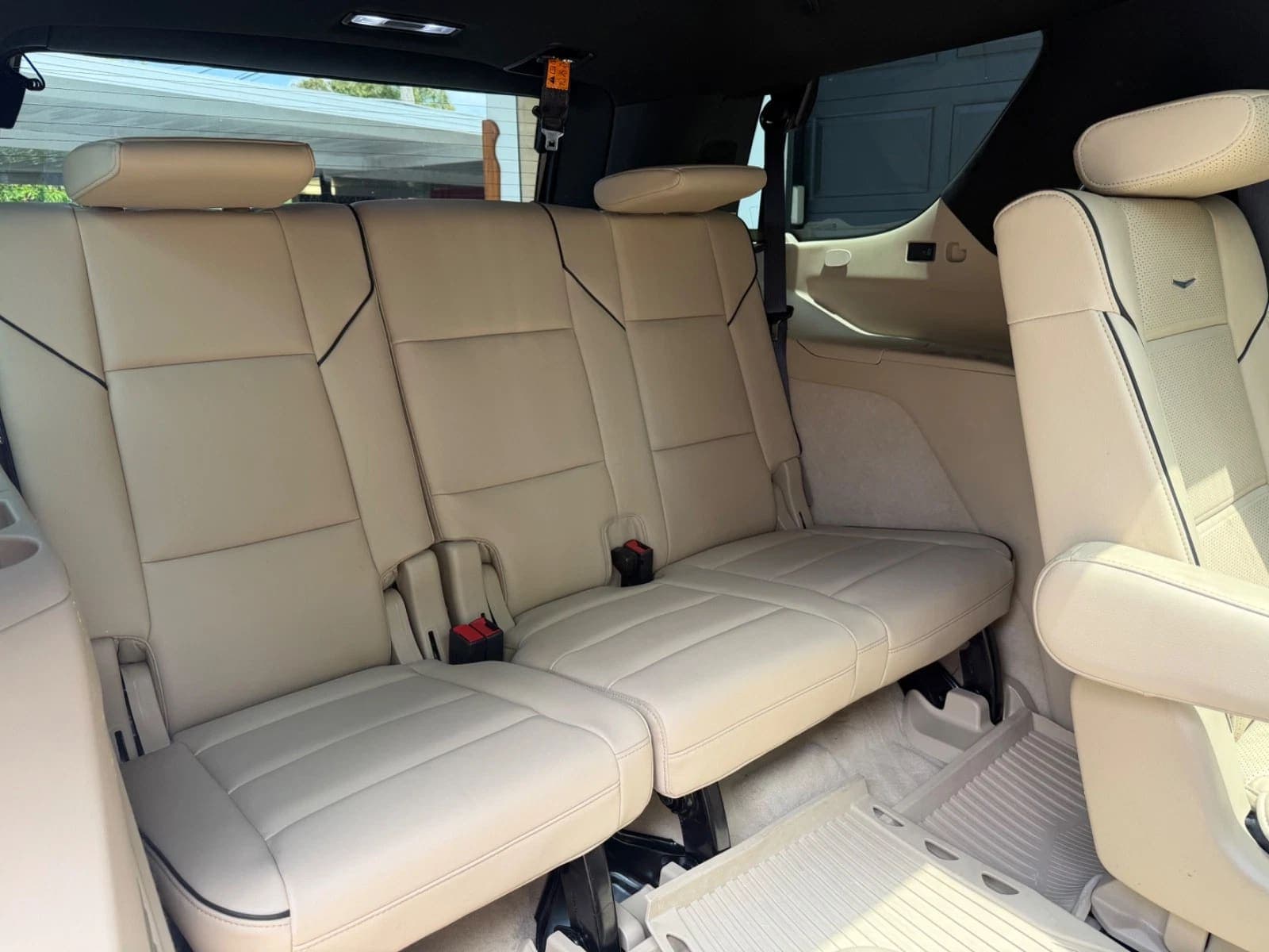 2023 Cadillac Escalade Premium Luxury, view
