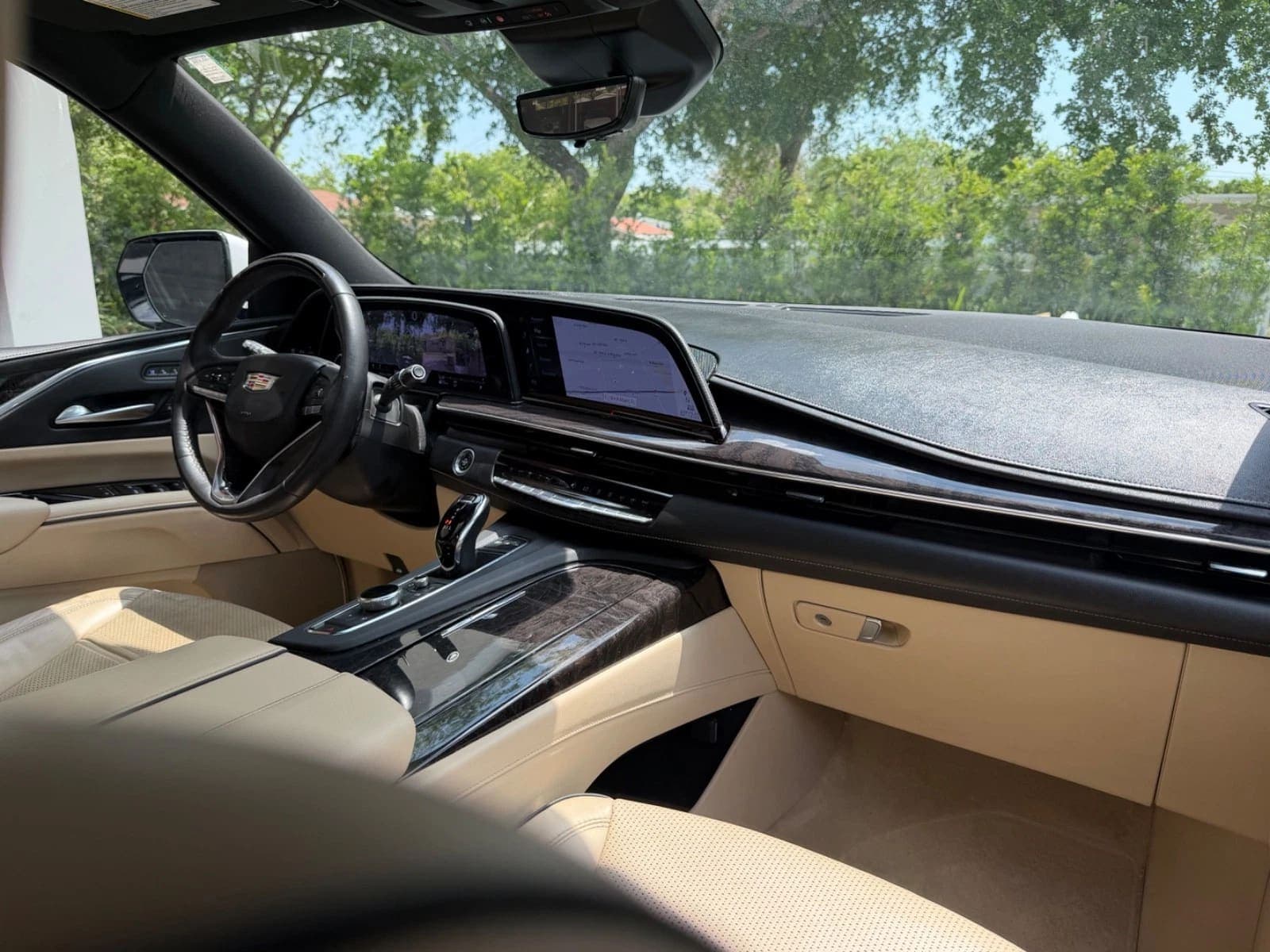 2023 Cadillac Escalade Premium Luxury, view