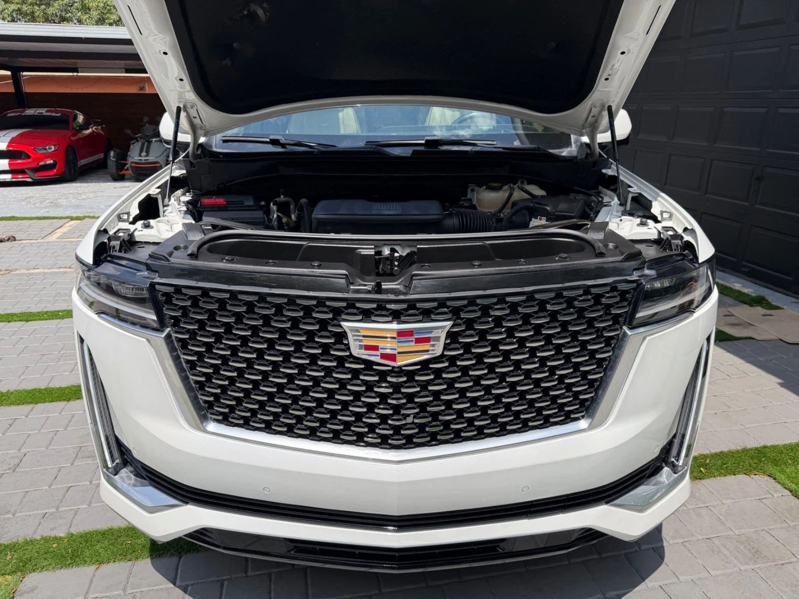 2023 Cadillac Escalade Premium Luxury, view
