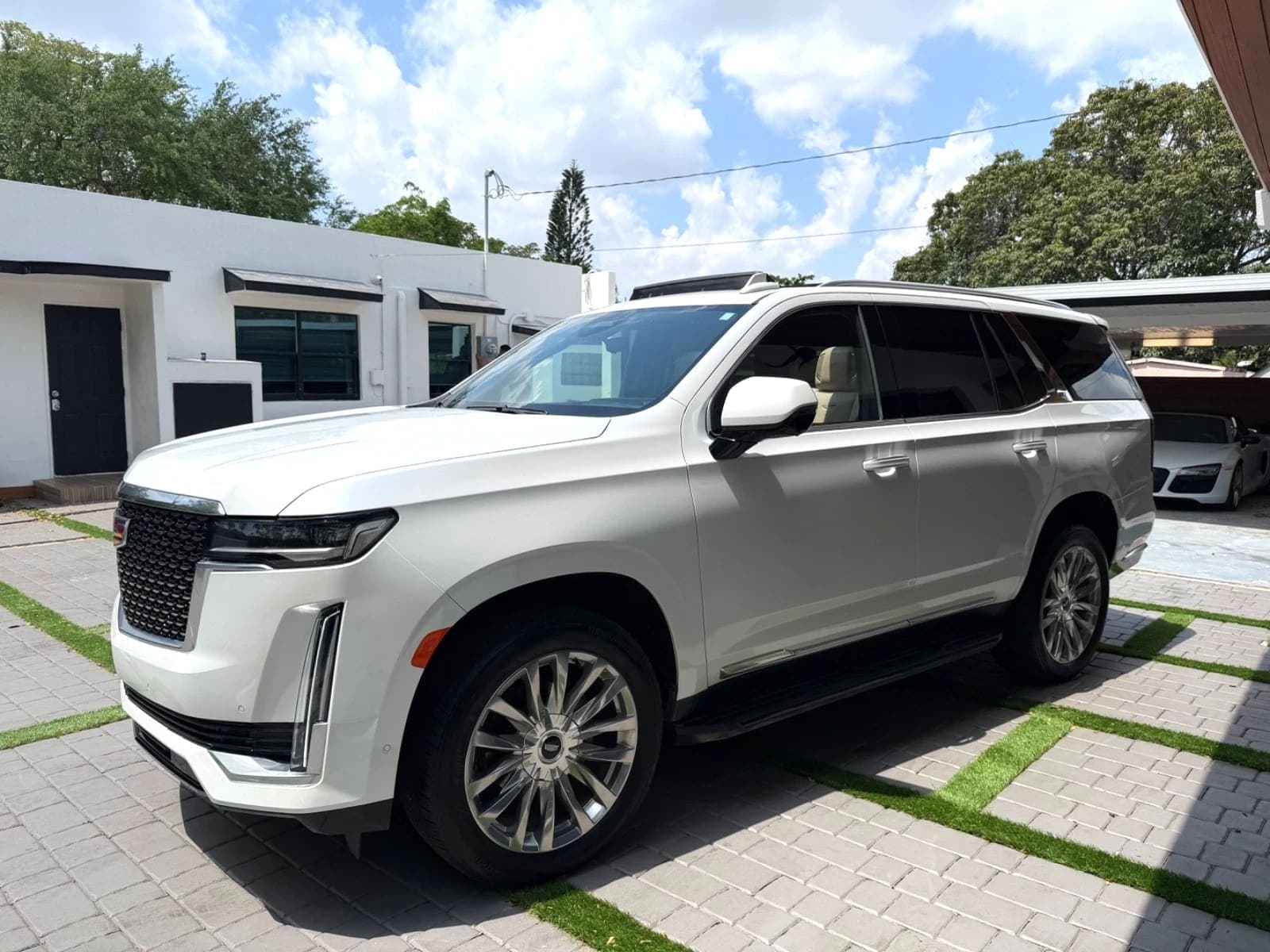2023 Cadillac Escalade Premium Luxury, view