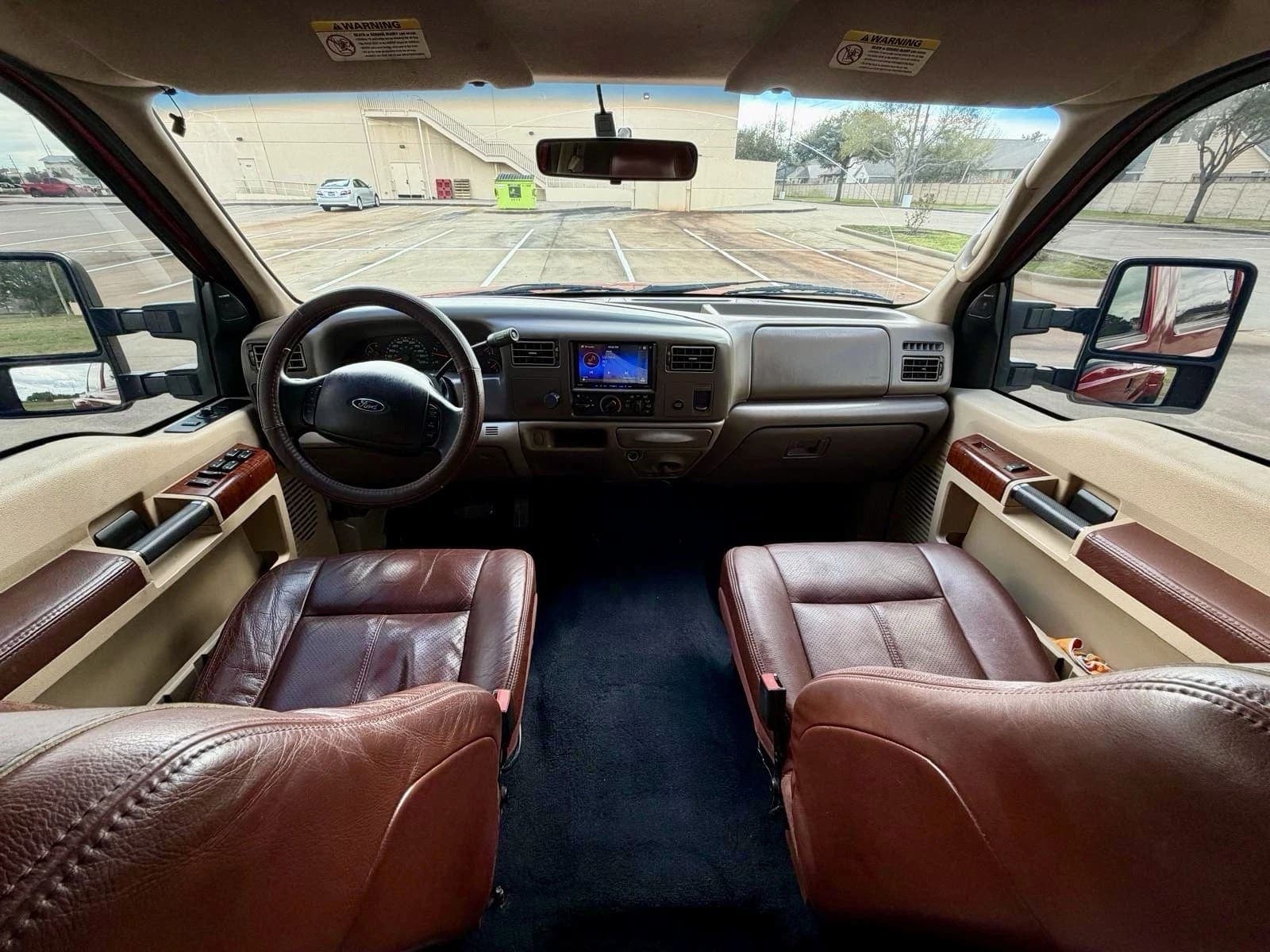2002 Ford F-350 Super Duty King Ranch, view