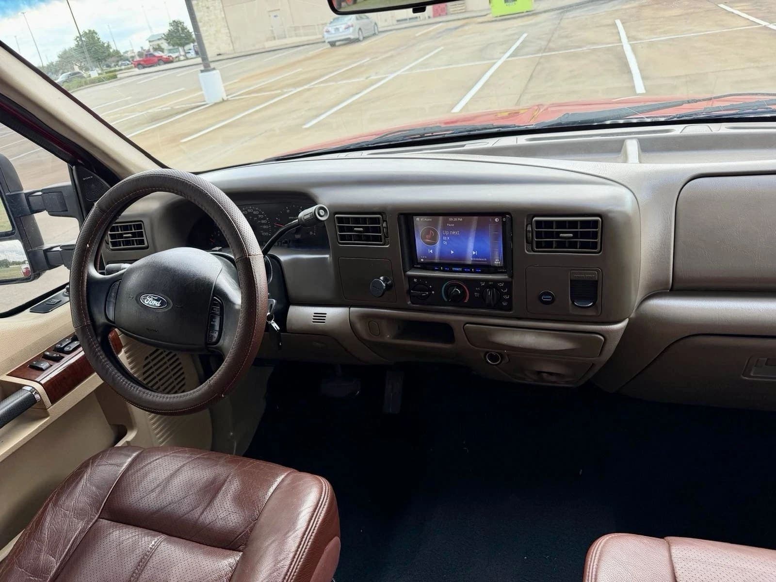 2002 Ford F-350 Super Duty King Ranch, view