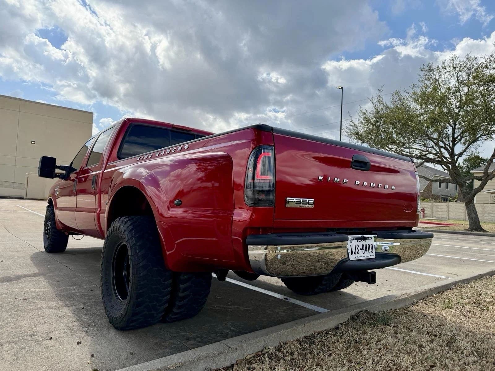2002 Ford F-350 Super Duty King Ranch, view