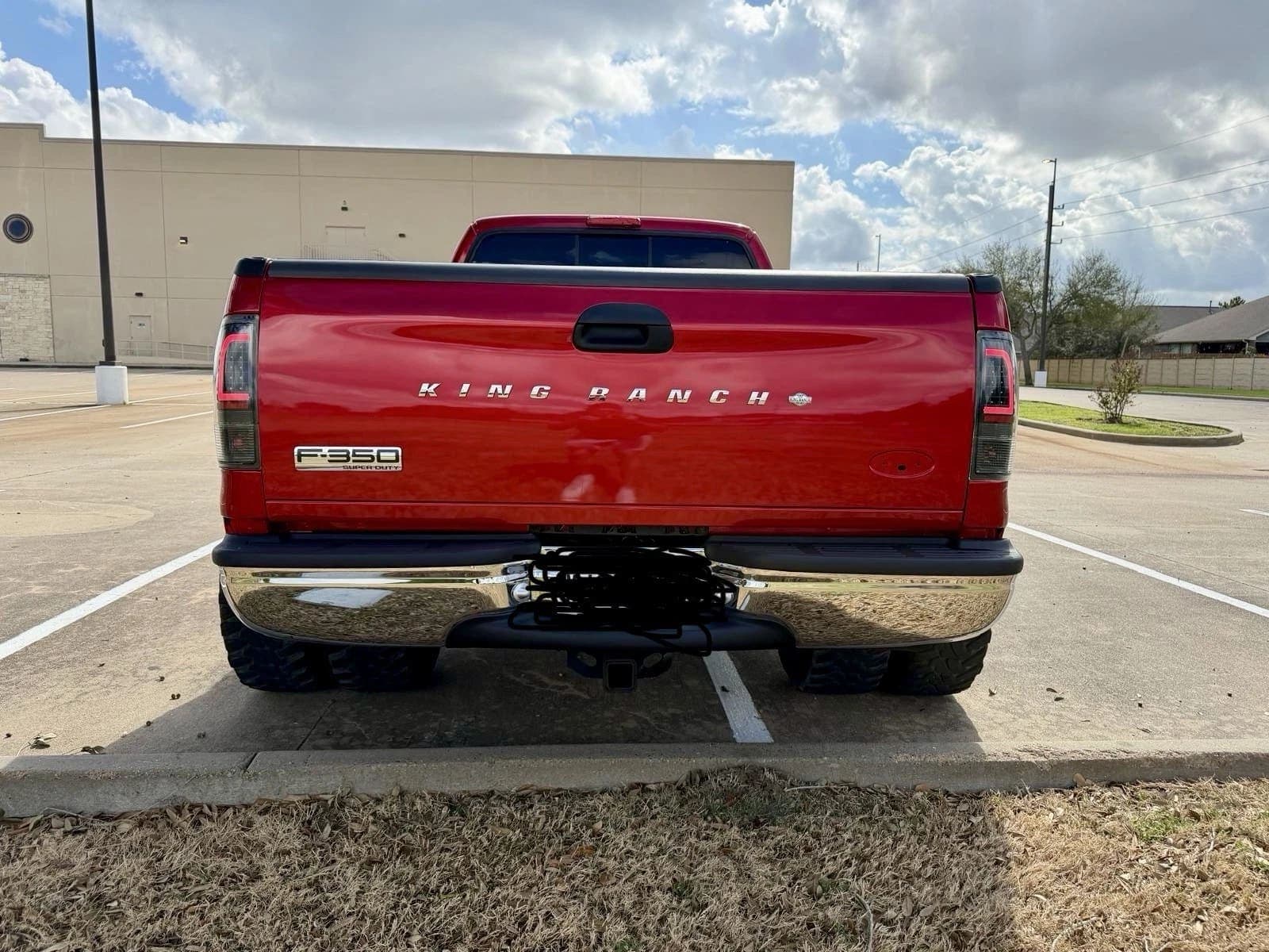 2002 Ford F-350 Super Duty King Ranch, view