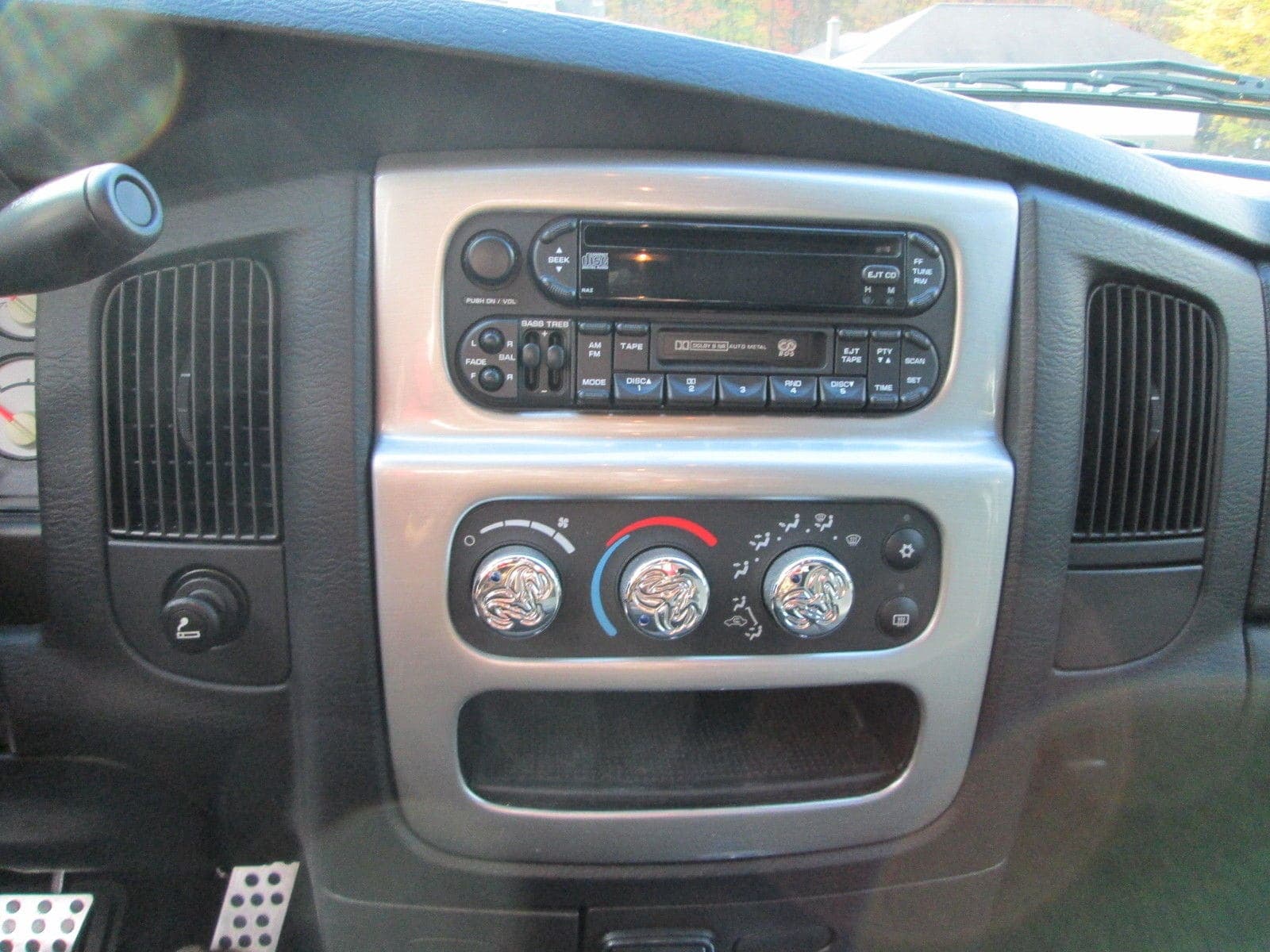 2004 Dodge Ram 2500 SLT Quad Cab w/Meyer Plow, view