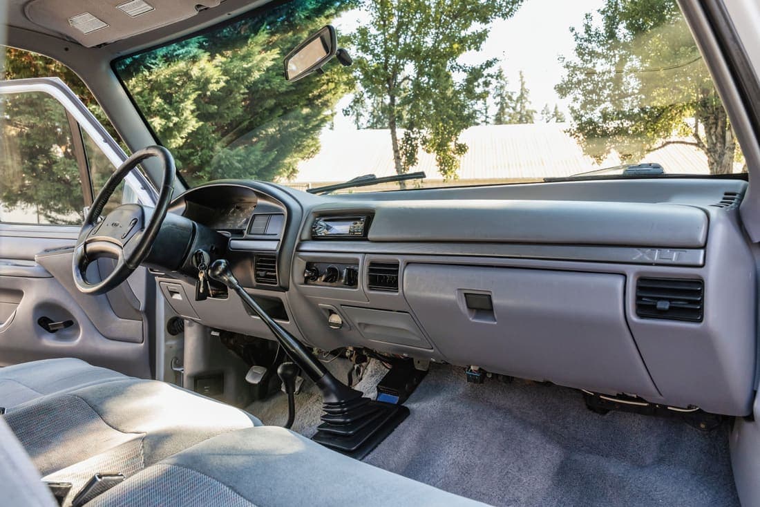 1995 Ford F-350 XLT, view